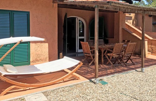 Roccamare Villa | En un bosque de pino exclusivo de Roccamare a pocos pasos del mar, a 5 minutos de Castiglione