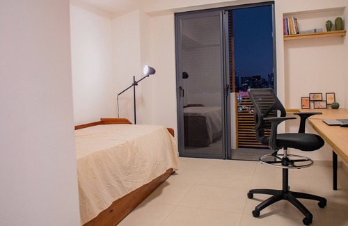 Viejo Arroyo Hondo Apartamento | In the center of the city, in front of a shopping center and close to the metro.