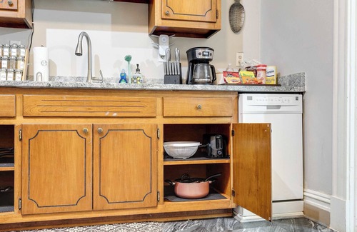 Fan District Condominio | In the FAN/near VCU/Private Parking & fenced yard