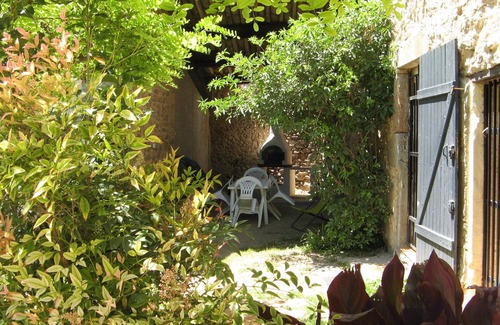 Montbrun-des-Corbieres Casa | En el corazón de Corbières, casa rural de 3 habitaciones, cálida e independiente, con capacidad para 4 personas