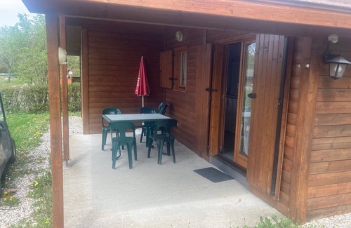 La Balme-de-Sillingy Chalet De Esquí | In the heart of nature Chalet sans vis-a-vis separated by a green space from the swimming pool