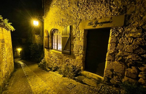 Beynac-et-Cazenac Apartamento | En el corazón de Beynac, su acogedor alquiler