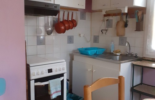 Perpezac-le-Noir Apartamento | In the heart of Corrèze's nature -F2 bungalow Quiet, nature, lakes and comfort