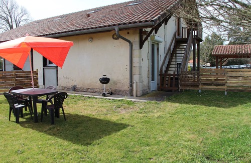 Herm Apartamento | In the heart of a Landes village