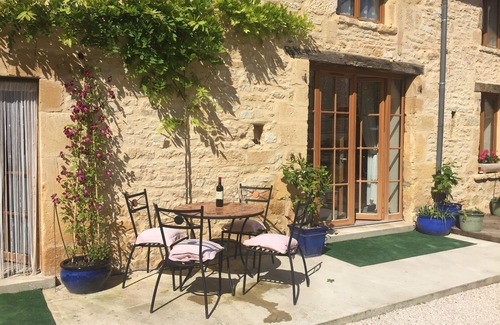 Daglan Casa | granero convertido en el centro del pueblo de Daglan Astilleros del río ..Sarlat 20 mins