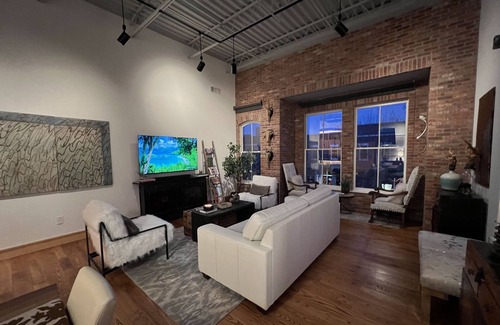 Eagle Condominio | In the heart of Eagle Ranch Village.
