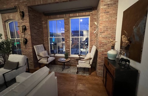 Eagle Condominio | In the heart of Eagle Ranch Village.