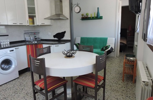 Vera de Bidasoa Apartamento | En el corazón del bonito pueblo de Bera en Navarra, en el camino hacia el paso Ibardin