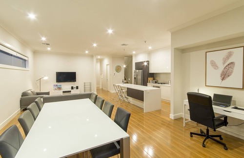 Glenelg Casa | En el corazón de Glenelg en Gordon St Villas