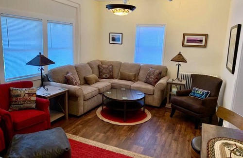 Saranac Lake Casa | In the Heart of Saranac Lake! Quick stroll along Lake Flower to Main St!