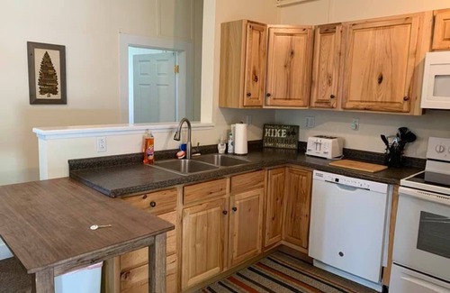 Saranac Lake Casa | In the Heart of Saranac Lake! Quick stroll along Lake Flower to Main St!