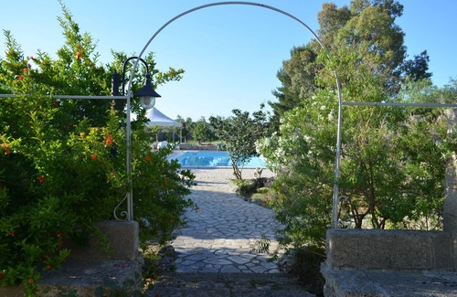 Spongano Villa | FASCINOSA DIMORA CERCA DEL MAR: RELAJACIÓN, COMODIDAD Y PISCINA EN EL CORAZÓN DE SALENTO
