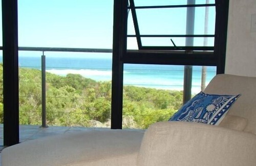 Wilderness Beach Casa | Espaciosa casa redonda con vista al mar