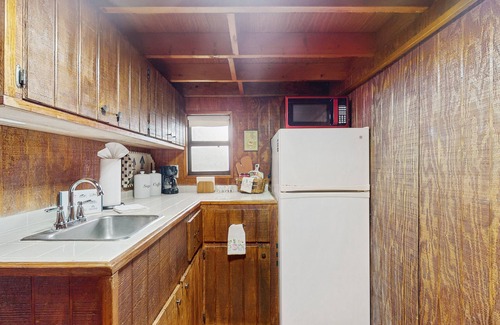 Tampa Cabaña | In the heart of Tampa, rustic and convenient with AC, WIFI and close to stadiums