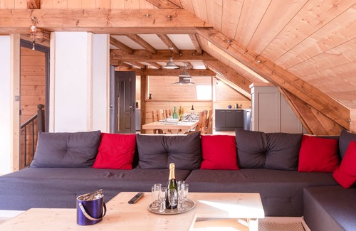 Cauterets Casa | In the heart of the village house of 182 m2, completely renovated