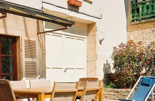 Monthelie Casa | In the heart of the vineyards