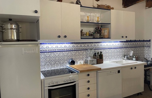 Redessan Casa | En el corazón del pueblo, gran casa familiar de 380 m2 con jardín y piscina.