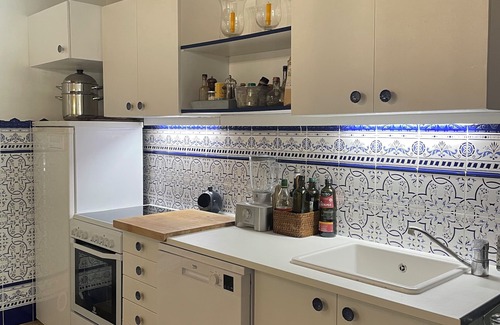 Redessan Casa | En el corazón del pueblo, gran casa familiar de 380 m2 con jardín y piscina.