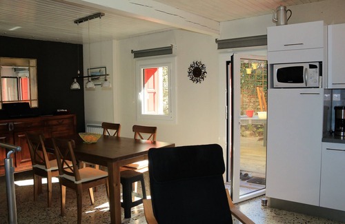 Nyer Casa | En el corazón del pueblo de Nyer, a las puertas de la reserva natural.