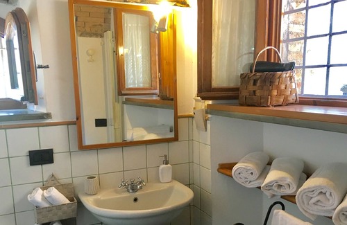 Santa Luce Casa | in the heart of Tuscany, fabulous farmhouse surrounded by greenery and with every comfort!