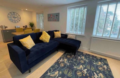 Windsor City Centre Apartamento | In the heart of Windsor, a spacious and light 2bed, 2bath, very near the Castle