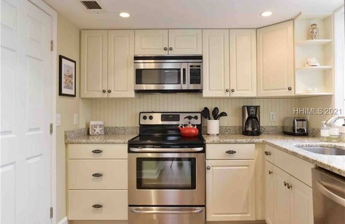 Harbour Town Condominio | In the Heart of Harbour Town 2BR/2.5BA-Pool Access