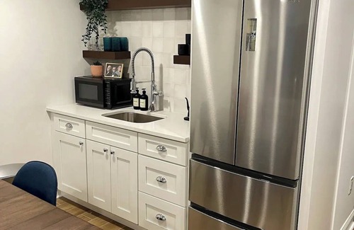 Near Northeast Apartamento | In the middle of Trendy NoMa/Union Market! Private Basement 1br/1ba Apartment