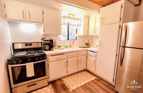 Fawnskin Cabina | In the Pines Retreat – Cozy Big Bear Cabin Near Lake & Forest