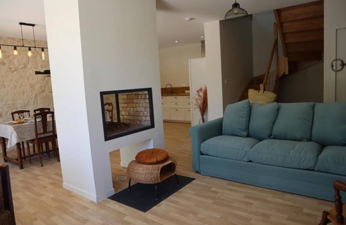 Beauville Casa | In the shade of the Bourdiel oak