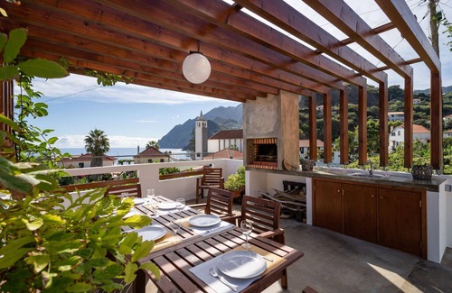 Porto da Cruz Casa | In the village, between the sea and the mountains - Madeira Surf Camp I