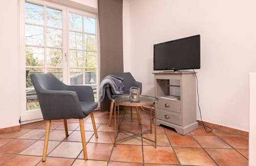 Gulde Apartamento | En esta hermosa suite junior, certificada con 3 estrellas por la DTV, para dos personas hay una habitación con cama doble (140x200 cm), una cocina y un balcón con vista al campo.