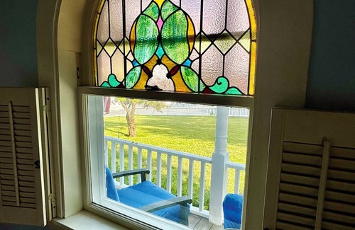 Lubec Casa | In-town 5 Bedroom Victorian With Heated Pool