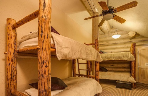 Sunbeam Estates Cabina | En el lujo de la ciudad - 13 BR / 12. 5 baños - rara disponibilidad julio 6 -13!