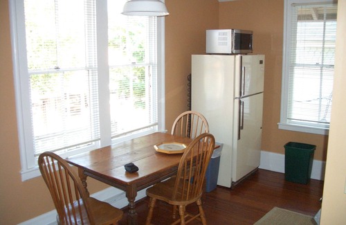 Circuit Avenue Apartamento | Dentro de la Ciudad del Certificado Nacional de Oak Bluffs Propiedad histórica -