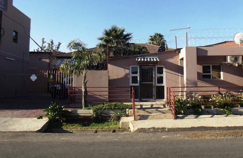 Parys Apartamento | In-Town Guest Lodge Parys