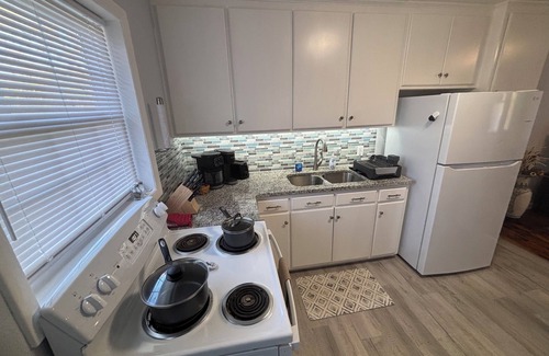 Lincolnton Casa | In Town Living - Hot Tub - Nintendo - EV - Large Vehicle & Trailer Parking