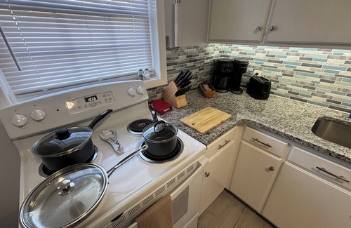 Lincolnton Casa | In Town Living - Hot Tub - Nintendo - EV - Large Vehicle & Trailer Parking