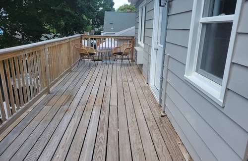 Madison Apartamento | In-Unit Laundry, A/C, Free Parking, Dishwasher.