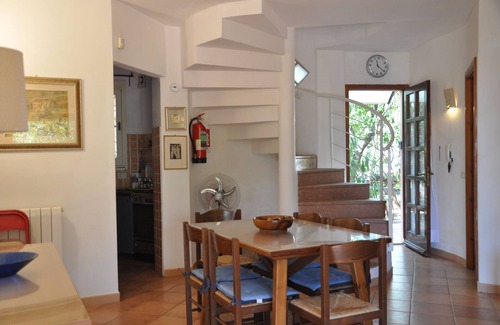 Baia Caddinas Apartamento | en villa con jardín en el mar apartamento con terraza