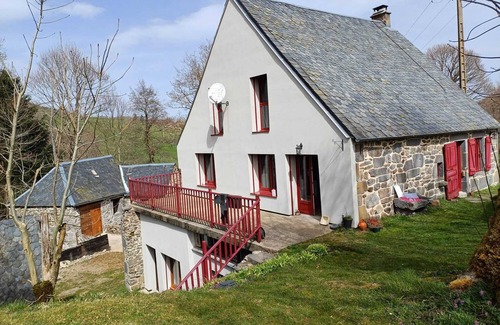 Perpezat Casa | In Volcanoes National Park. Ideal for families with children. Sleeps 11