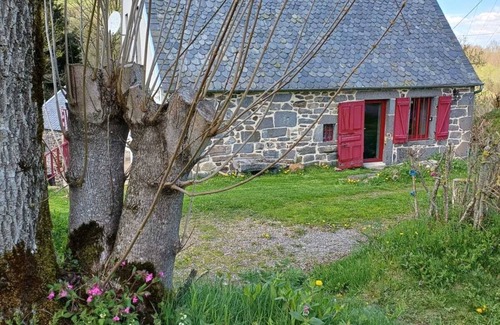 Perpezat Casa | In Volcanoes National Park. Ideal for families with children. Sleeps 11