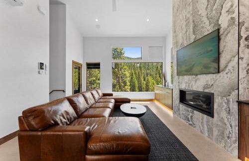 River Run Villa | Inas Way Townhomes Unit B by Summit County Mountain Retreats