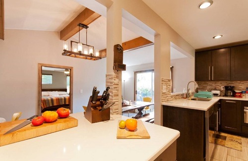 Oak Park Casa | Gema moderna y rústica! Situado en el centro - Cocina completamente equipada / Patio / Grill