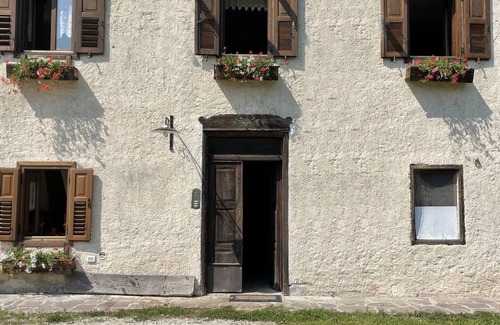Prade Casa | Incantevole Casa di Montagna Accogliente Dimora tra le Dolomiti Sempre al Sole!