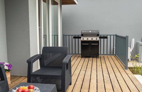 Vila Franca do Campo Apartamento | Incense - Newly built house with beautiful backyard,pool and mountain/ocean view