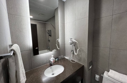 Yeongjong-dong Hotel | Incheon Rivieraverium Hotel