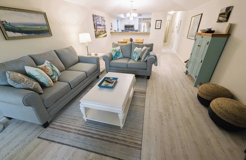Saint Helena Island Condominio | Viernes check in disponible. Ver especiales a continuación! Ver comentarios sobre qué esperar