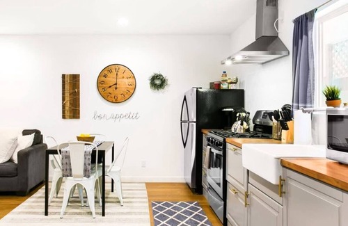Valley Glen Casa | Incredible 1BR Home near Universal Studios at LA