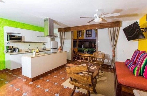 North End Apartamento | Incredible 2BR Master Suite at Boutique Hotel