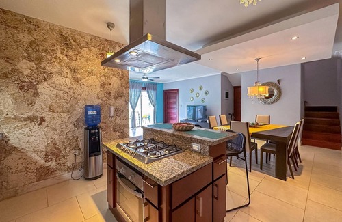 El Cortecito Apartamento | Incredible 3 BR Penthouse w BBQ Jacuzzi